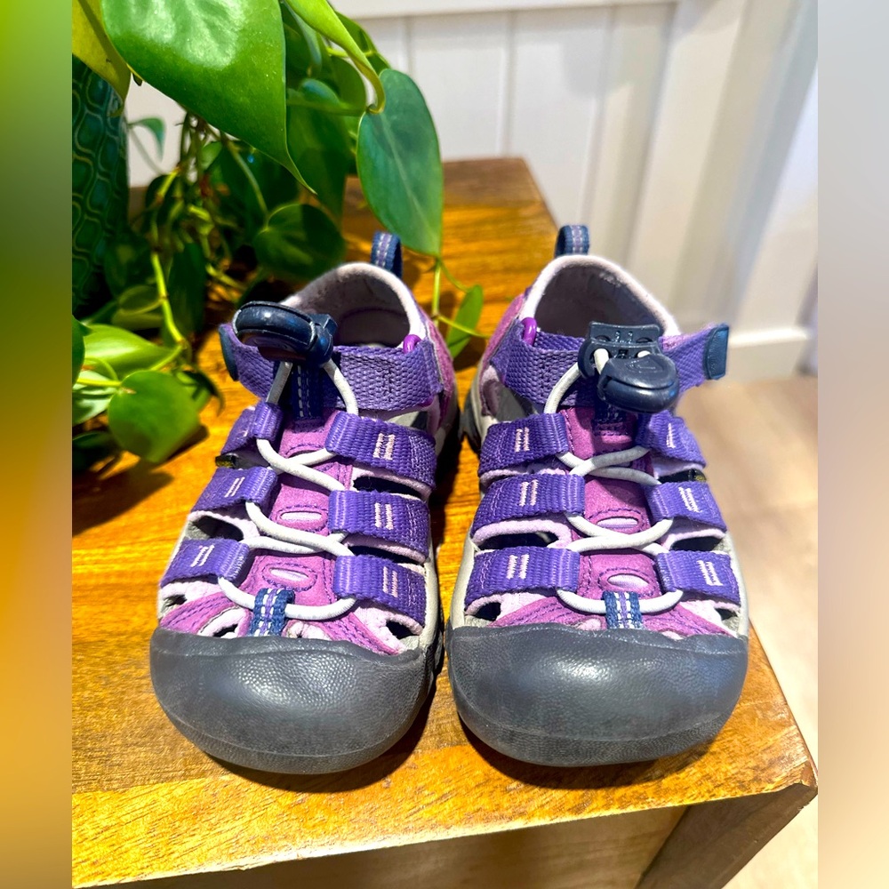 {Keen} Purple Toddler Keens - Size 8